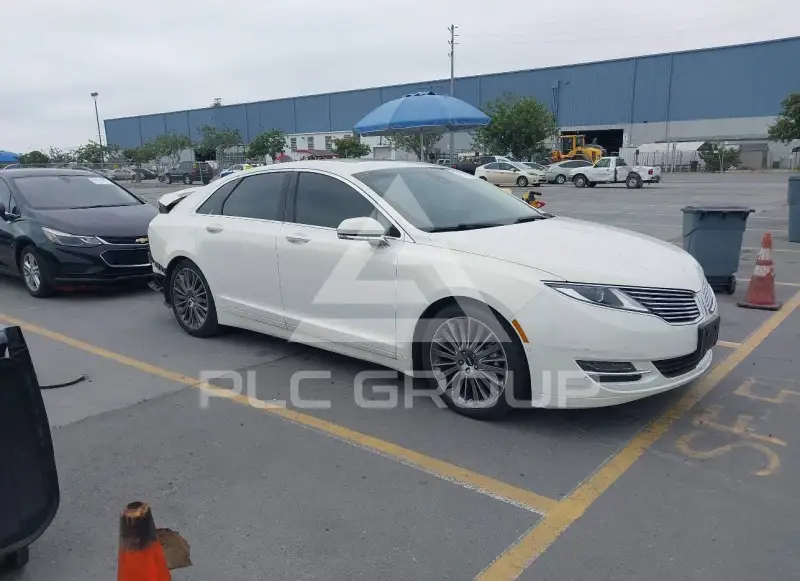2013 Lincoln MKZ photo