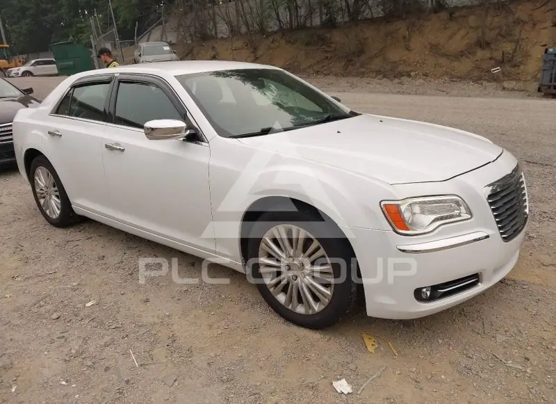 2013 Chrysler 300 фото