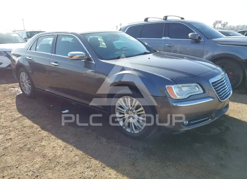 2013 Chrysler 300 фото