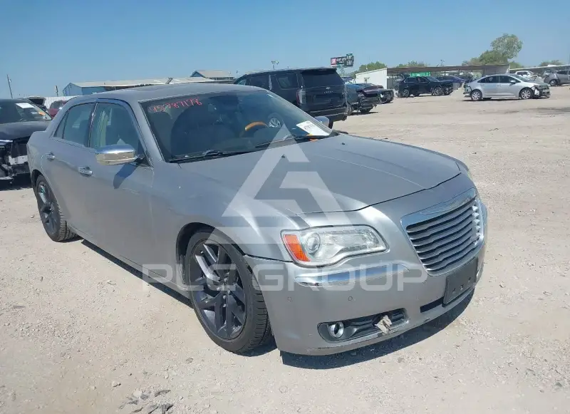 2013 Chrysler 300 фото
