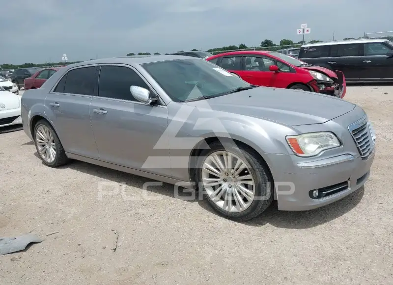 2013 Chrysler 300 фото