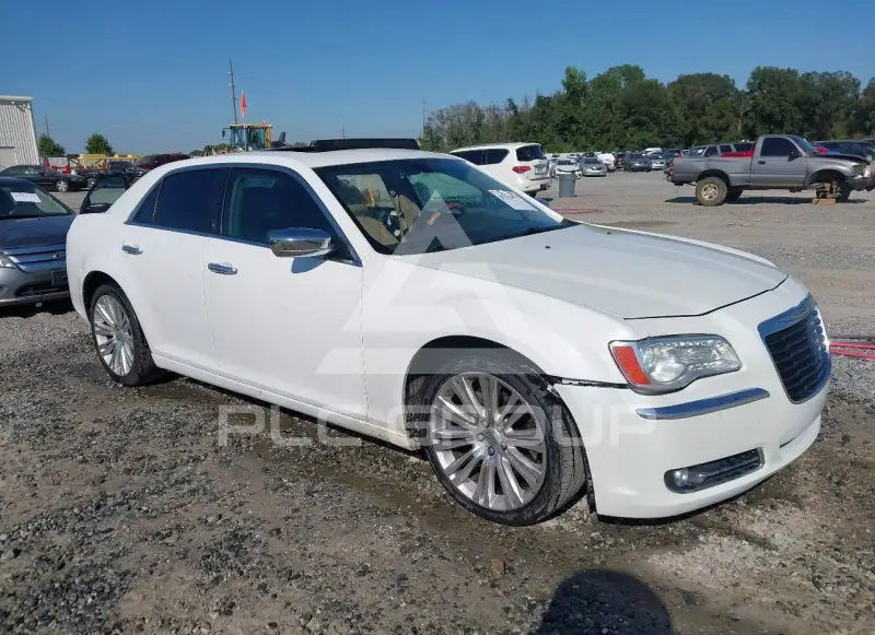 2013 Chrysler 300 photo