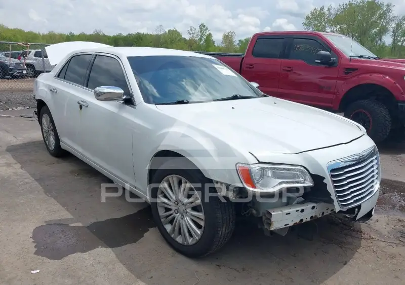 2013 Chrysler 300 фото