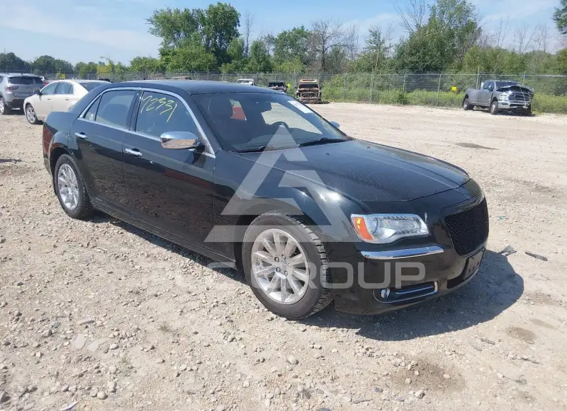 2013 Chrysler 300 фото