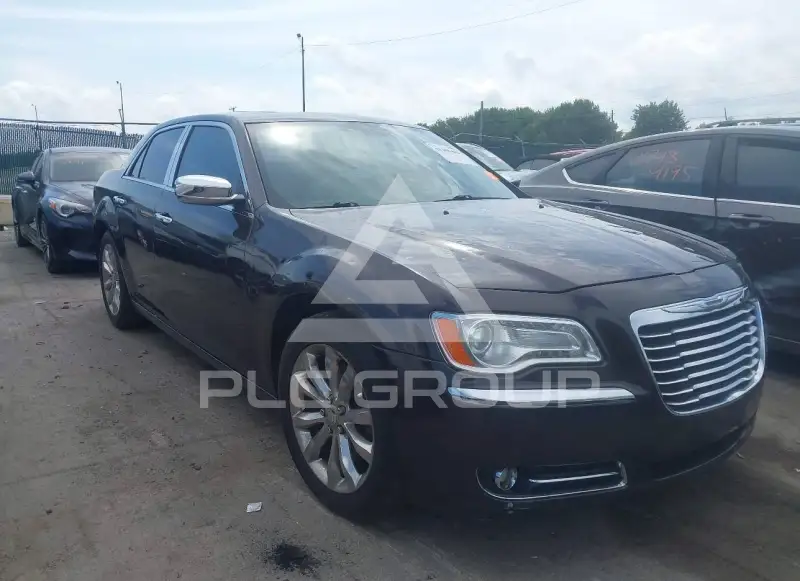 2013 Chrysler 300 photo