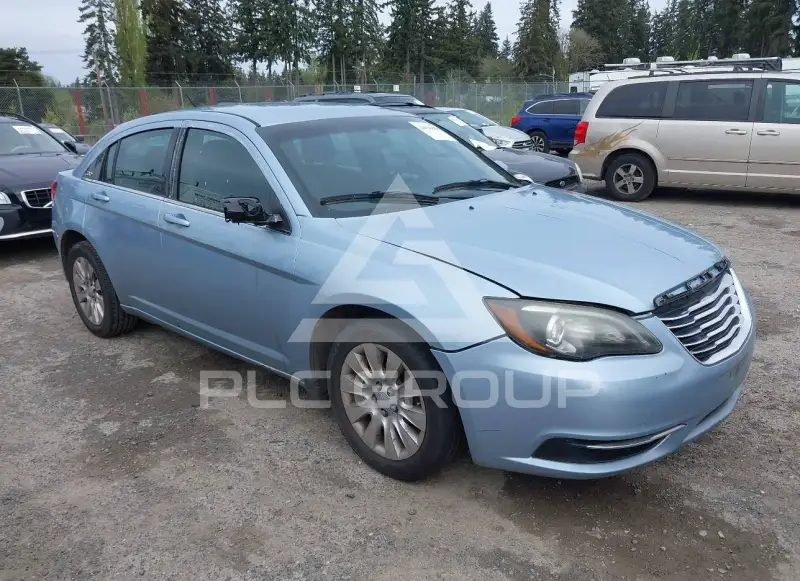 2013 Chrysler 200 photo