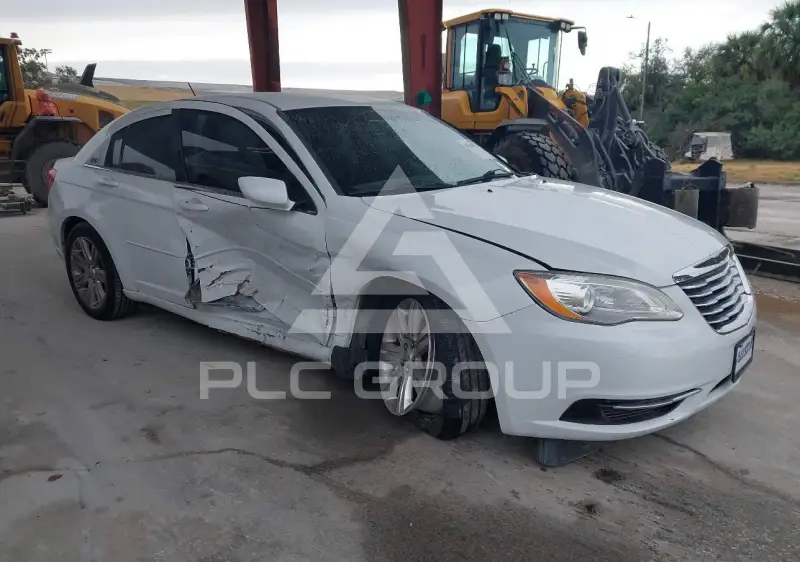 2013 Chrysler 200 photo