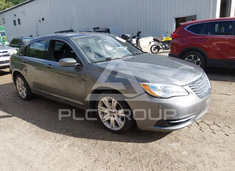 2013 Chrysler 200 фото