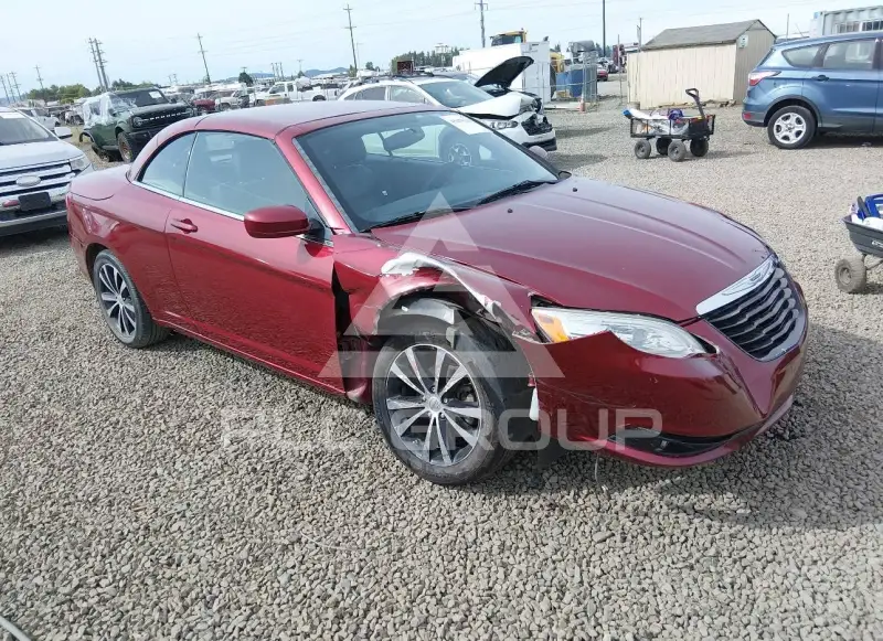 2013 Chrysler 200 photo