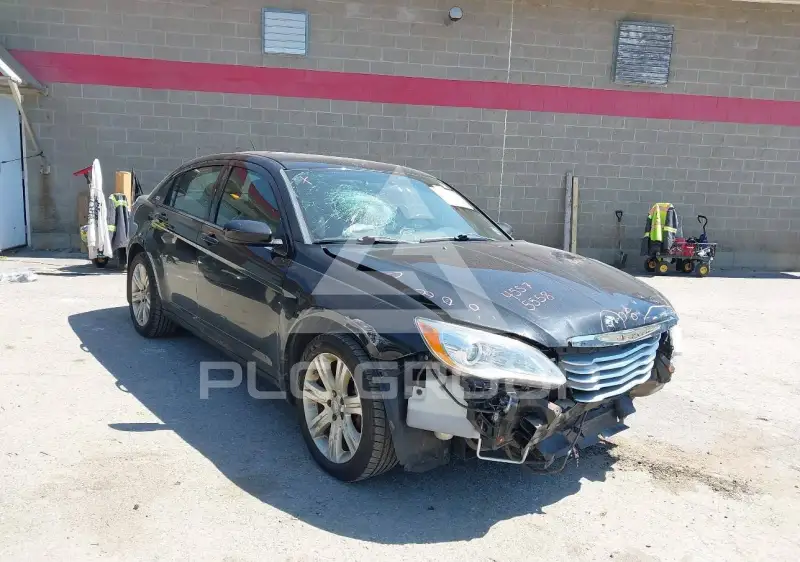 2013 Chrysler 200 photo