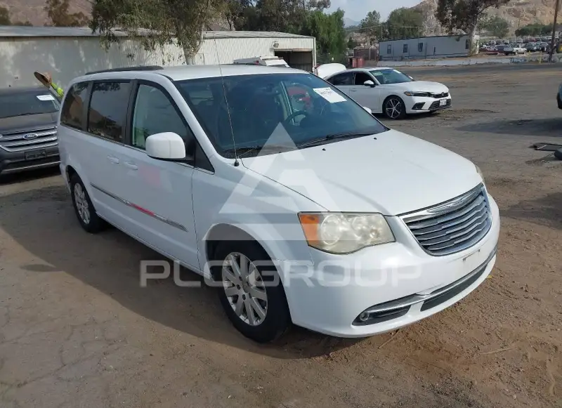2013 Chrysler TOWN & COUNTRY photo