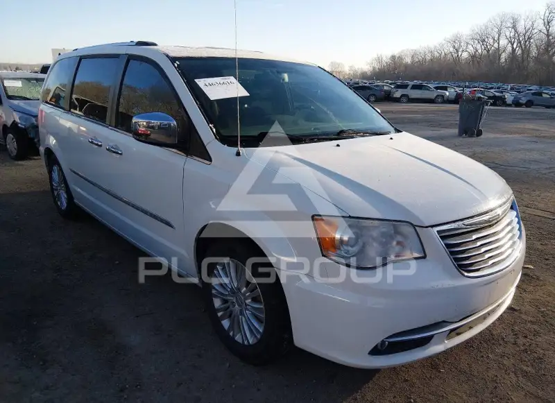 2013 Chrysler TOWN & COUNTRY фото