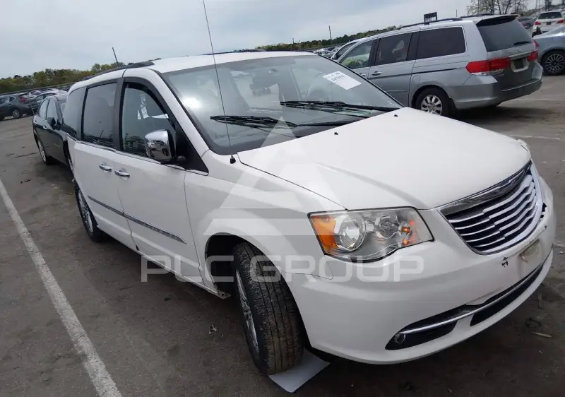 2013 Chrysler TOWN & COUNTRY фото
