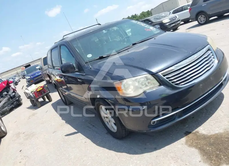 2013 Chrysler TOWN & COUNTRY фото