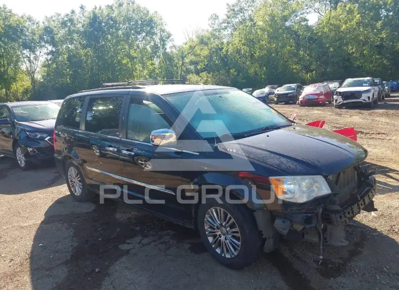 2013 Chrysler TOWN & COUNTRY photo