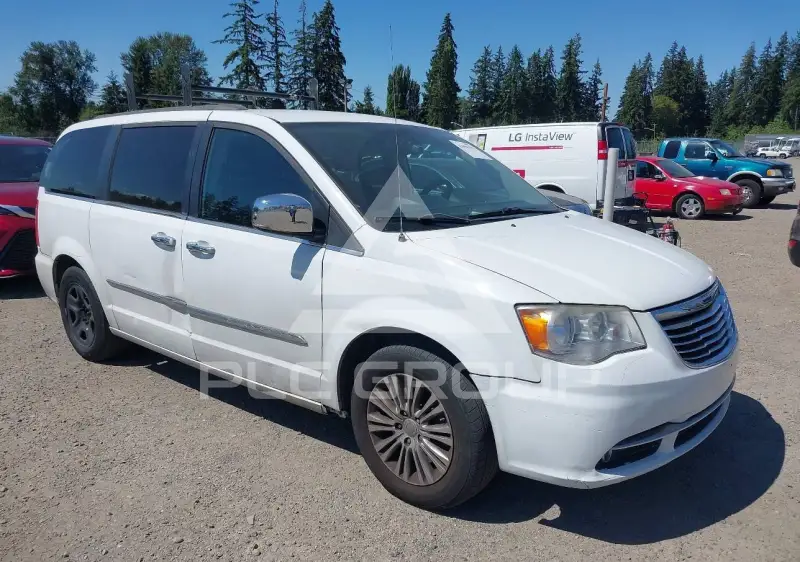 2013 Chrysler TOWN & COUNTRY фото