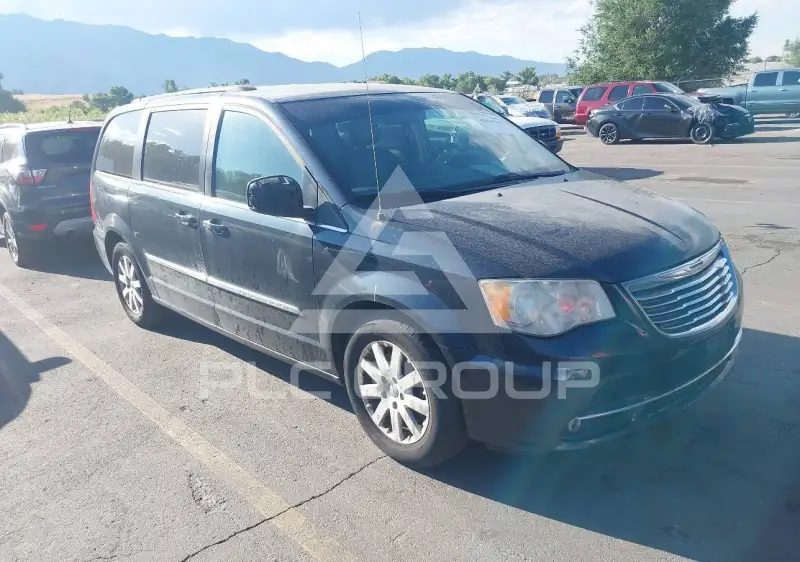 2013 Chrysler TOWN & COUNTRY photo