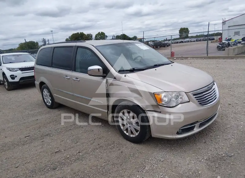2013 Chrysler TOWN & COUNTRY photo