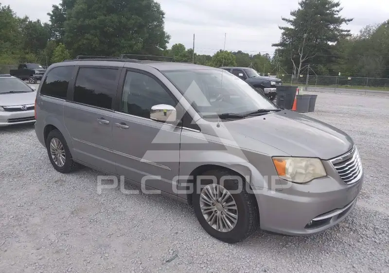 2013 Chrysler TOWN & COUNTRY photo