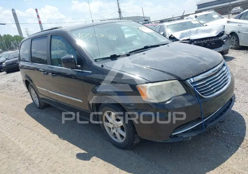2013 Chrysler TOWN & COUNTRY фото