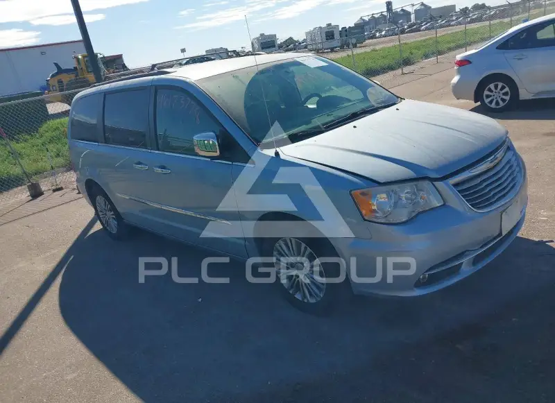 2013 Chrysler TOWN & COUNTRY фото