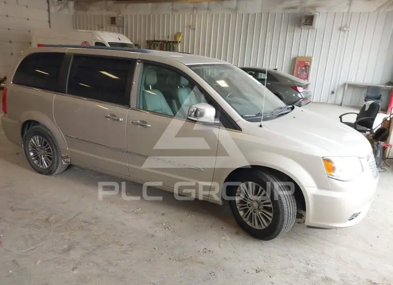 2013 Chrysler TOWN & COUNTRY photo
