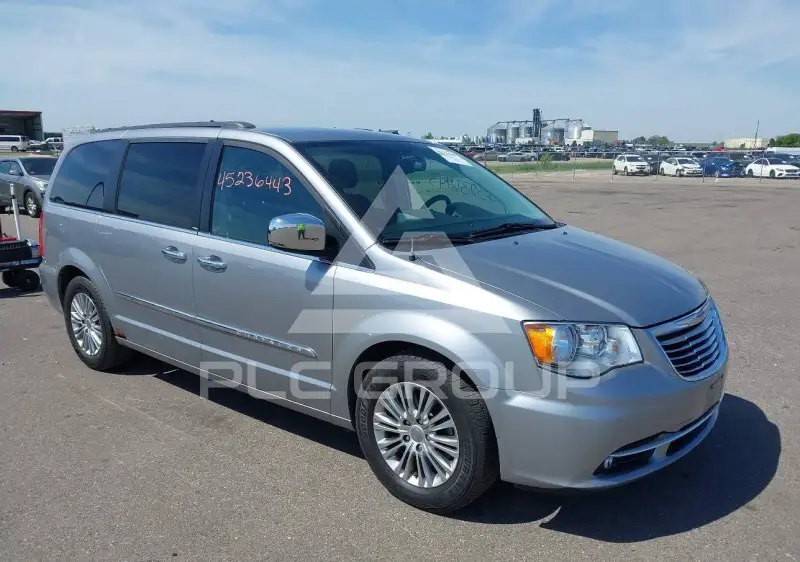 2013 Chrysler TOWN & COUNTRY фото