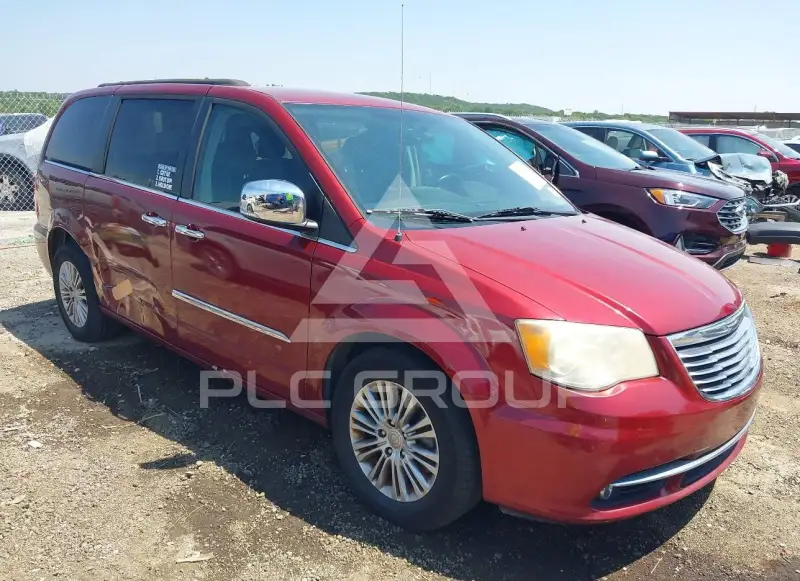 2013 Chrysler TOWN & COUNTRY photo