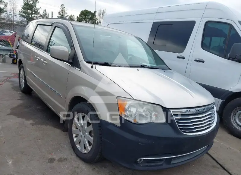 2013 Chrysler TOWN & COUNTRY photo
