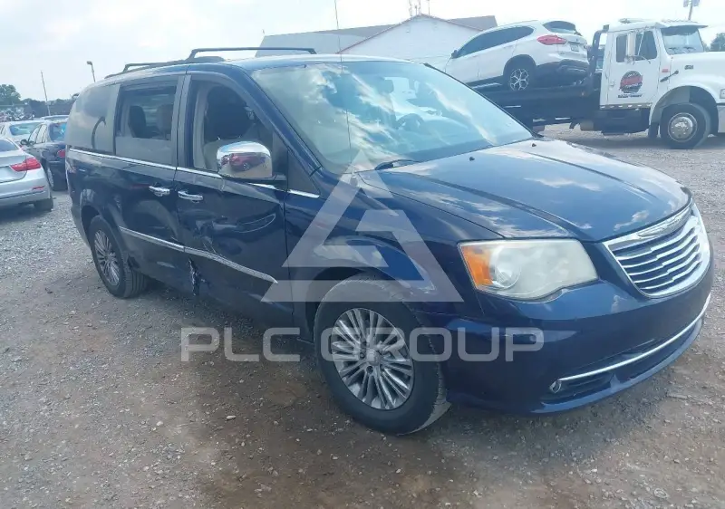 2013 Chrysler TOWN & COUNTRY photo