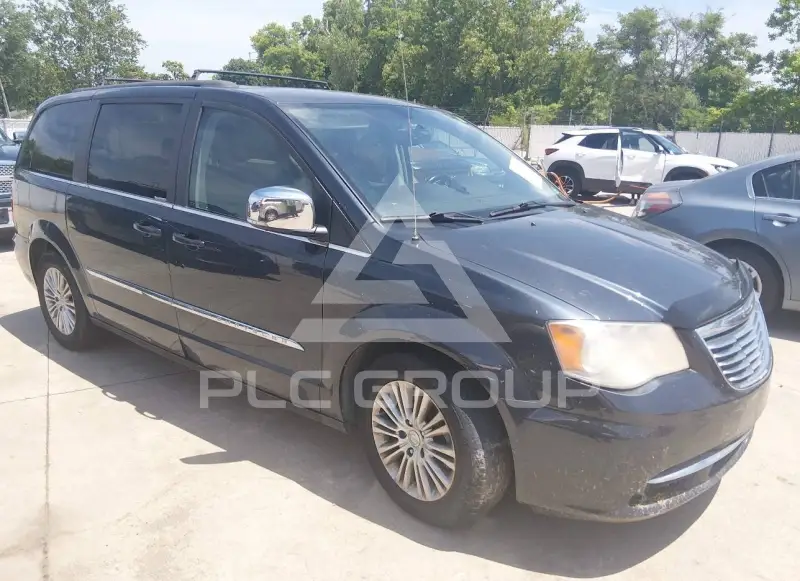 2013 Chrysler TOWN & COUNTRY photo