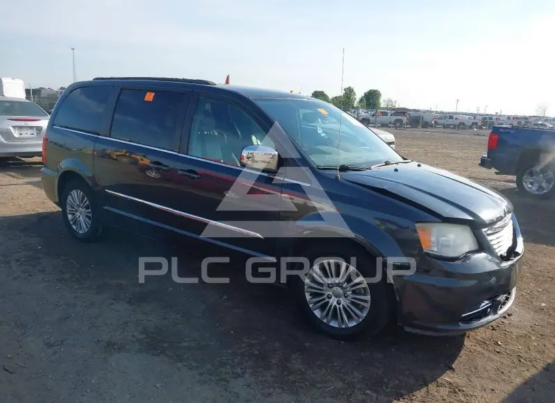 2013 Chrysler TOWN & COUNTRY photo