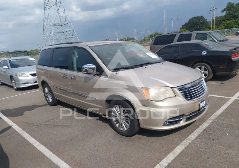 2013 Chrysler TOWN & COUNTRY фото