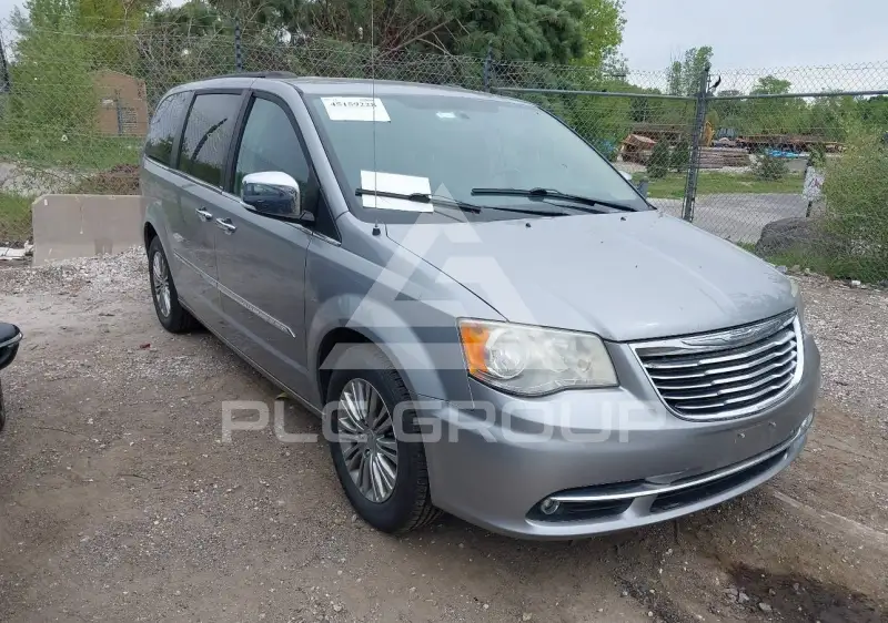 2013 Chrysler TOWN & COUNTRY фото