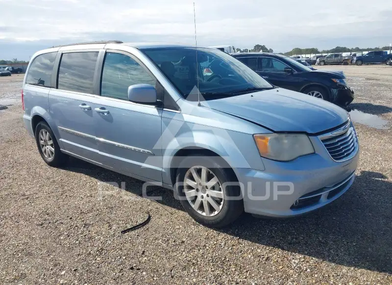 2013 Chrysler TOWN & COUNTRY photo