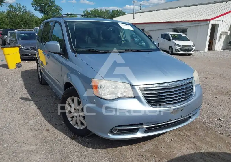 2013 Chrysler TOWN & COUNTRY photo