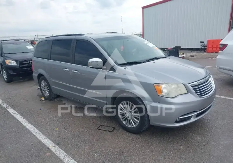 2013 Chrysler TOWN & COUNTRY фото