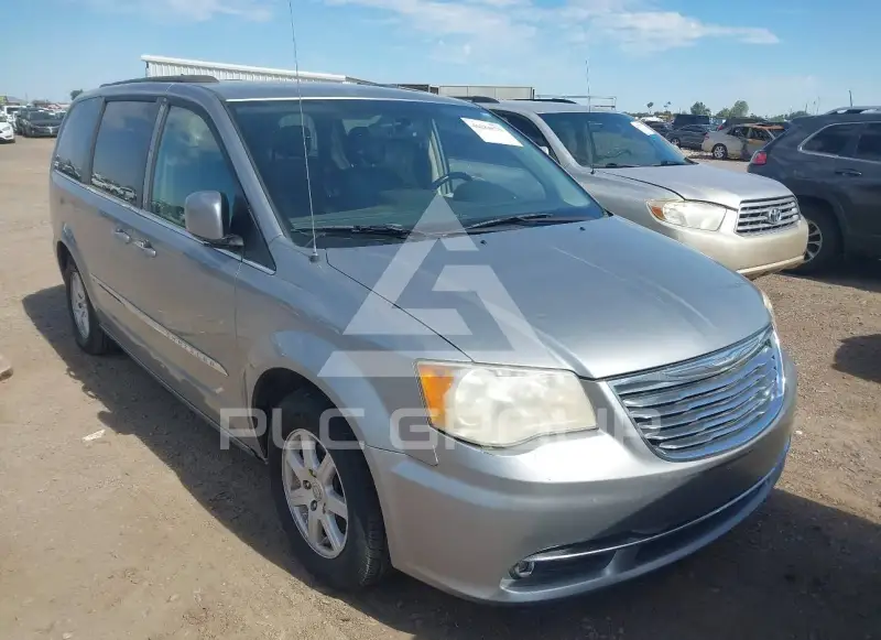 2013 Chrysler TOWN & COUNTRY фото