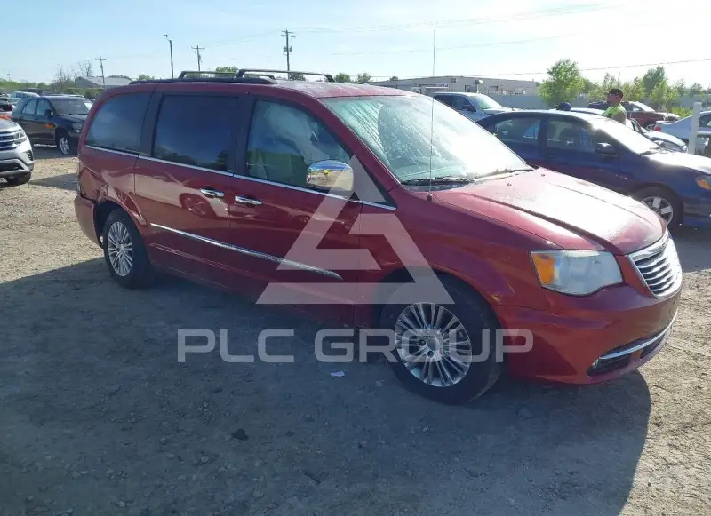 2013 Chrysler TOWN & COUNTRY photo