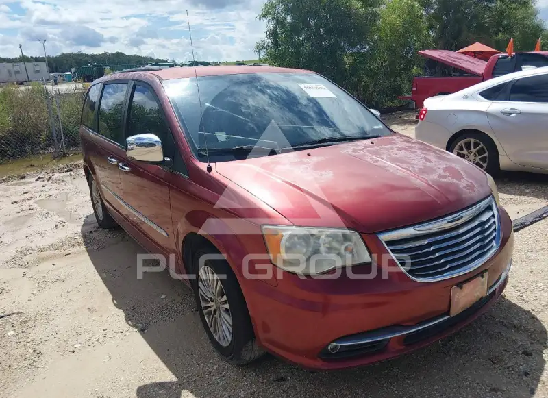 2013 Chrysler TOWN & COUNTRY фото
