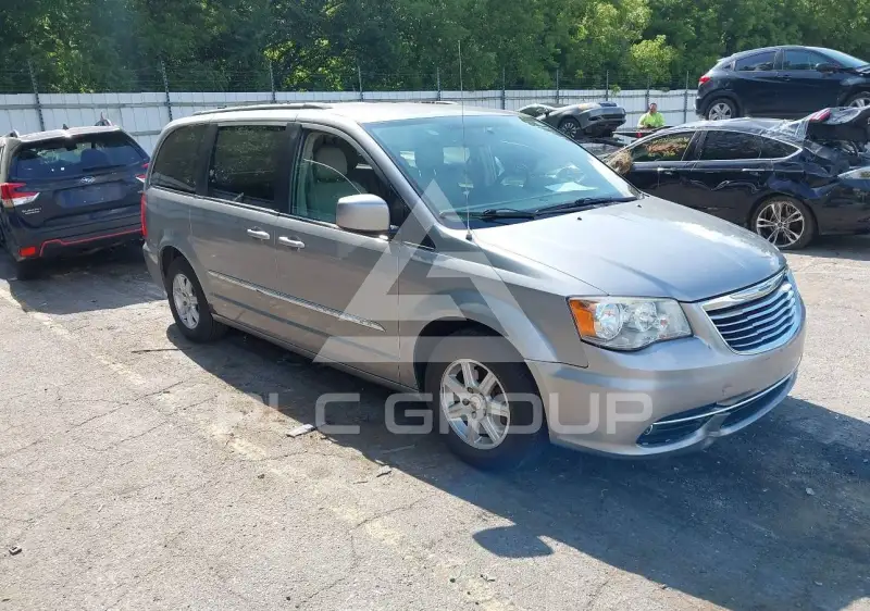 2013 Chrysler TOWN & COUNTRY фото