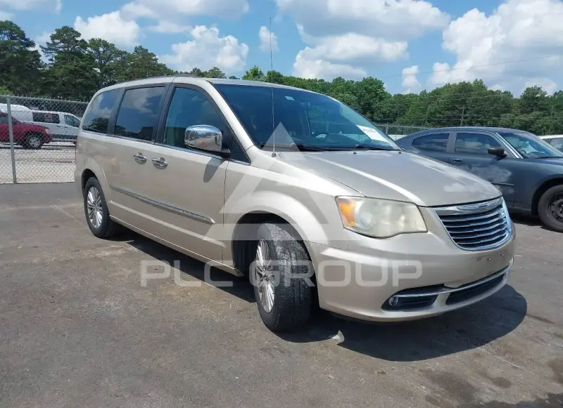 2013 Chrysler TOWN & COUNTRY фото