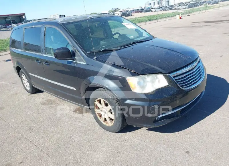 2013 Chrysler TOWN & COUNTRY фото