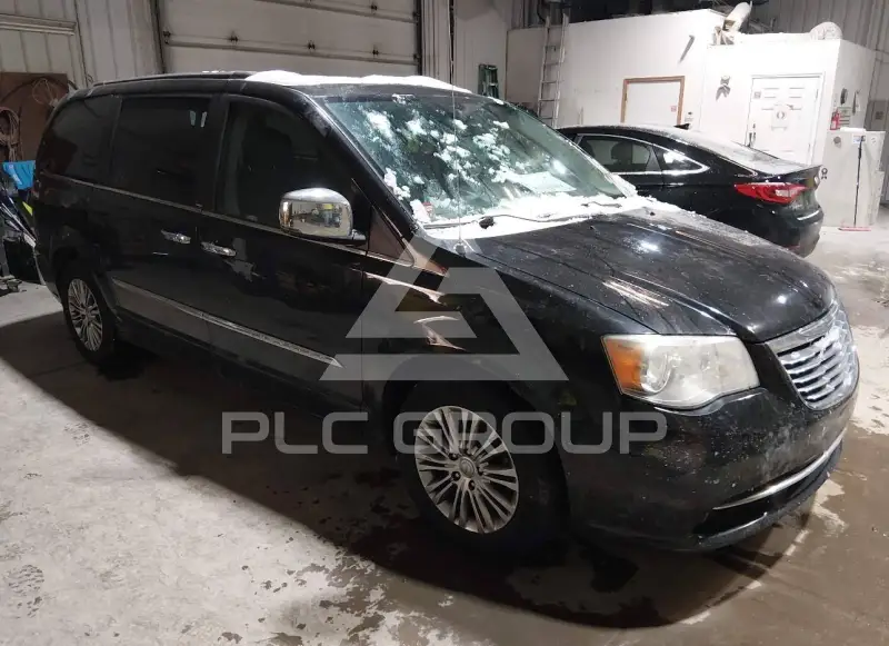 2013 Chrysler TOWN & COUNTRY фото