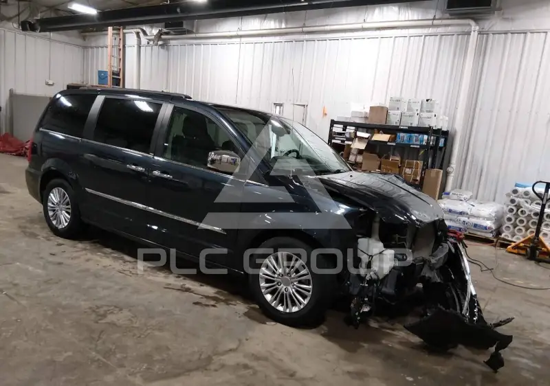 2013 Chrysler TOWN & COUNTRY фото