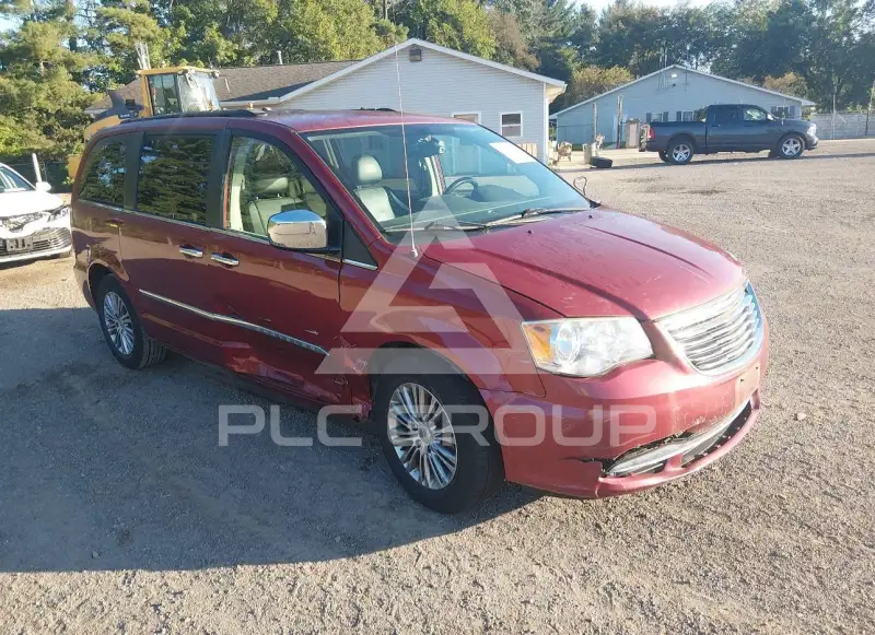 2013 Chrysler TOWN & COUNTRY photo
