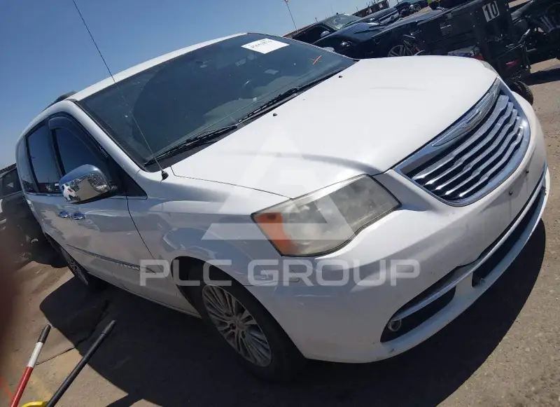 2013 Chrysler TOWN & COUNTRY фото