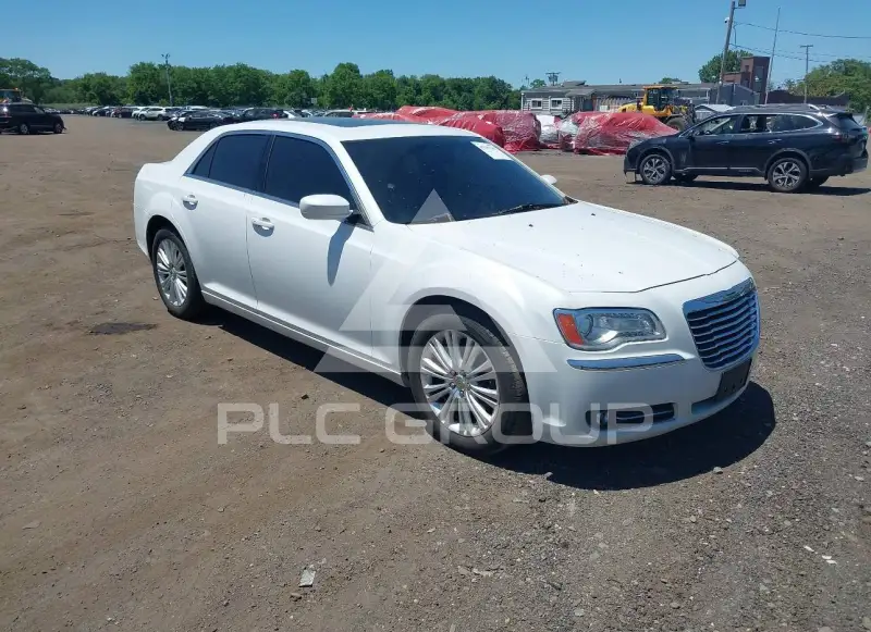 2013 Chrysler 300 photo