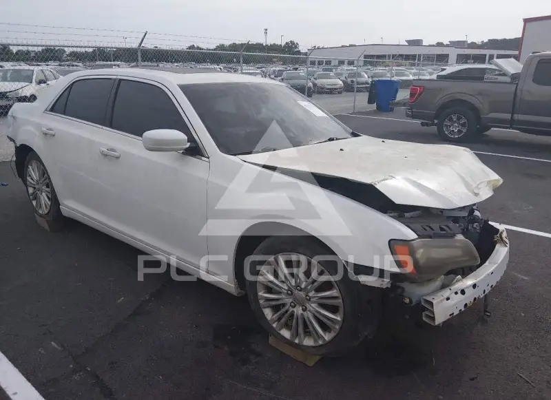 2013 Chrysler 300 фото