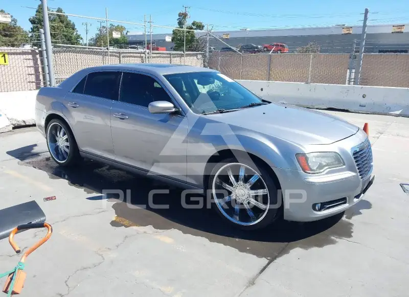 2013 Chrysler 300 photo